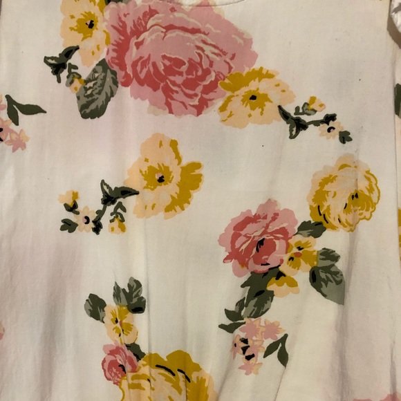 White with floral pattern chic short sleeve top - Picture 2 of 6